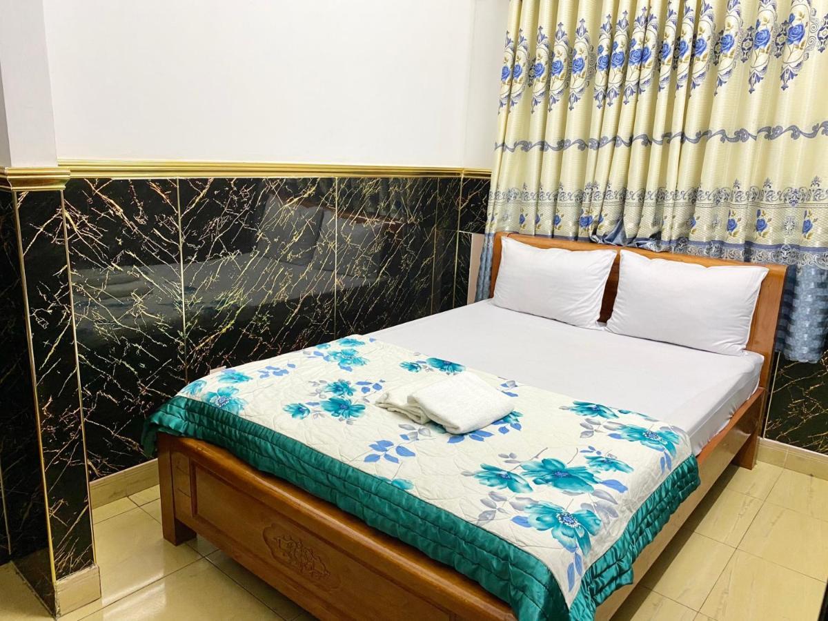 Ngoc Trinh Hotel Хошимін Екстер'єр фото